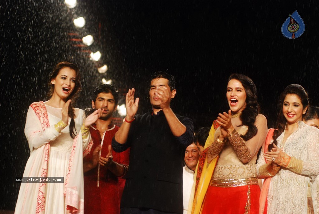 Pidilite 8th Annual Caring with Style Fashion Show - 31 / 127 photos