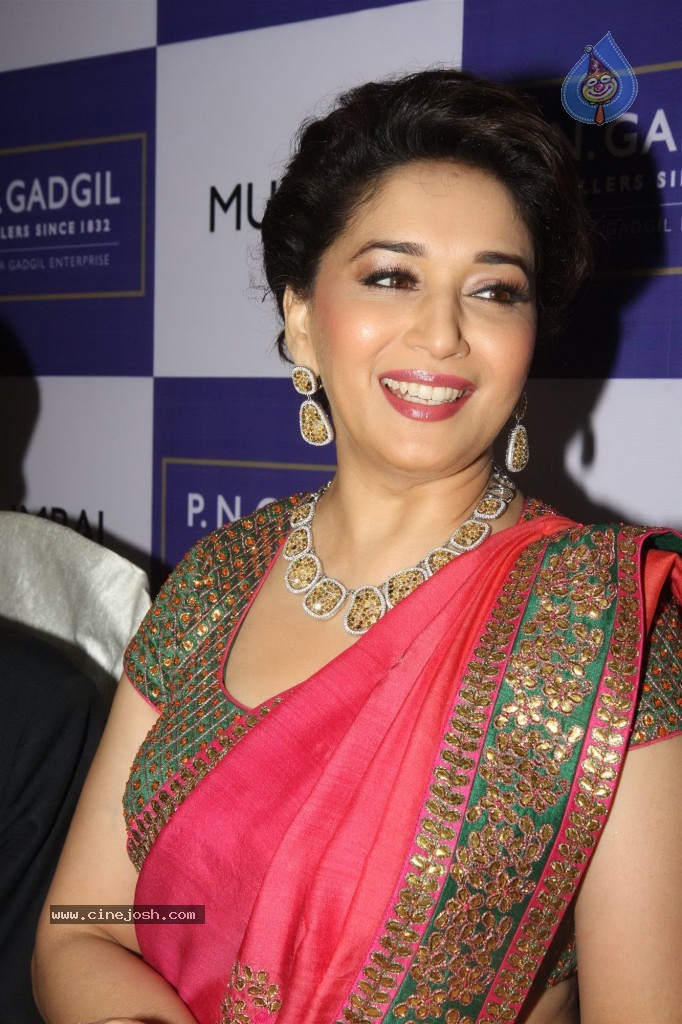 PN Gadgil Jewellers Showroom Launch - 19 / 44 photos