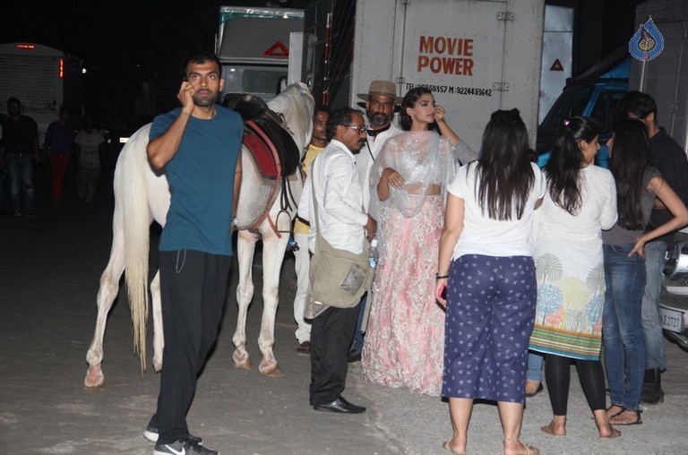 Prem Rata Dhan Payo Promotions On Life OK Channel - 27 / 62 photos