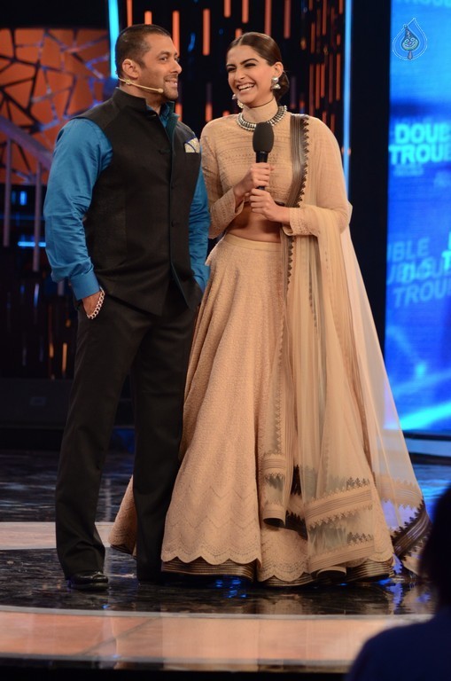 Prem Rata Dhan Payo Promotions On Life OK Channel - 36 / 62 photos