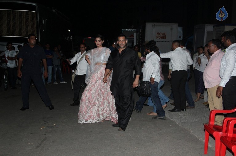 Prem Rata Dhan Payo Promotions On Life OK Channel - 38 / 62 photos