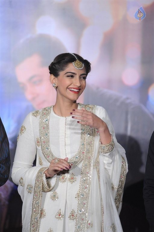 Prem Ratan Dhan Payo Trailer Launch - 27 / 62 photos