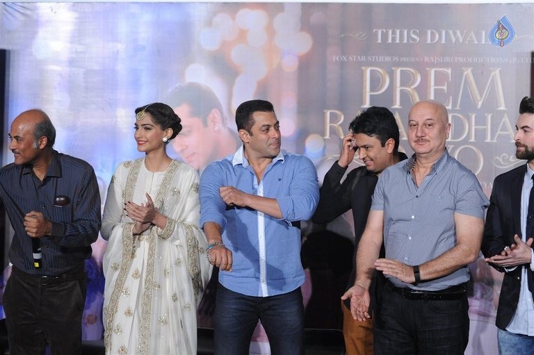 Prem Ratan Dhan Payo Trailer Launch - 31 / 62 photos