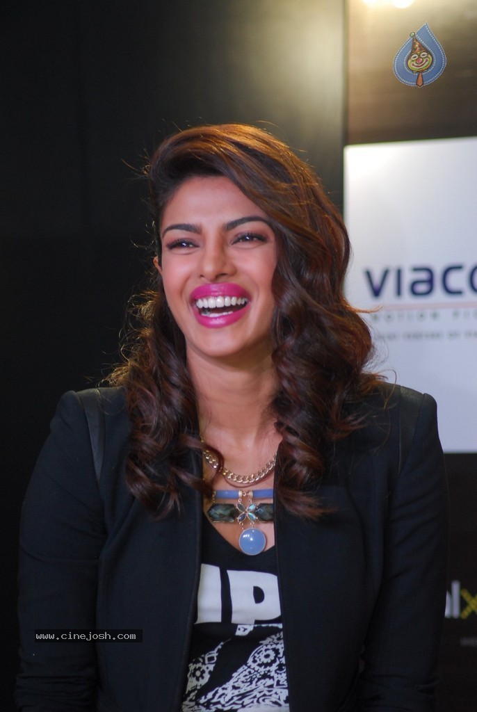 Priyanka Chopra at Reliance Digital Express  - 36 / 70 photos