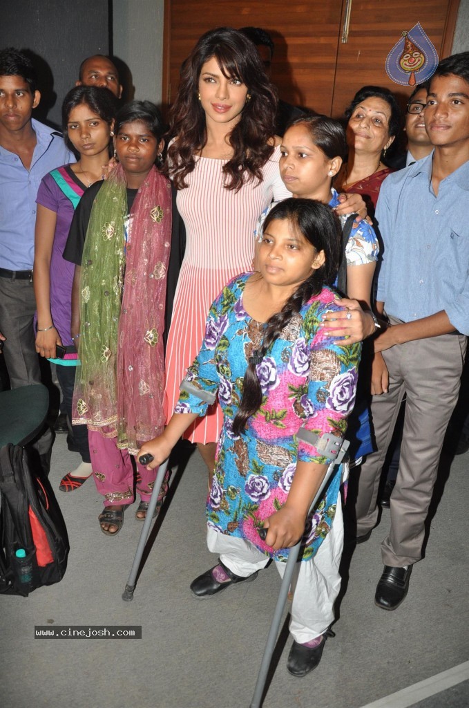 Priyanka Chopra at Unicef Event - 17 / 30 photos