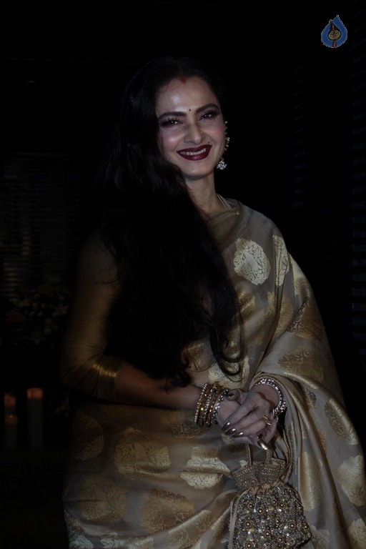 Priyanka Chopra Host Success Party of Ventilator Movie - 30 / 42 photos