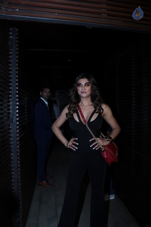 Priyanka Chopra Host Success Party of Ventilator Movie - 33 / 42 photos