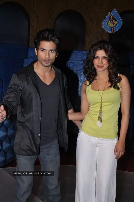 Priyanka Chopra On The Set Of Extra Inning T20 - 22 / 38 photos