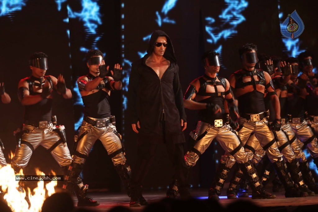 RA.One Movie Music Launch - 20 / 101 photos