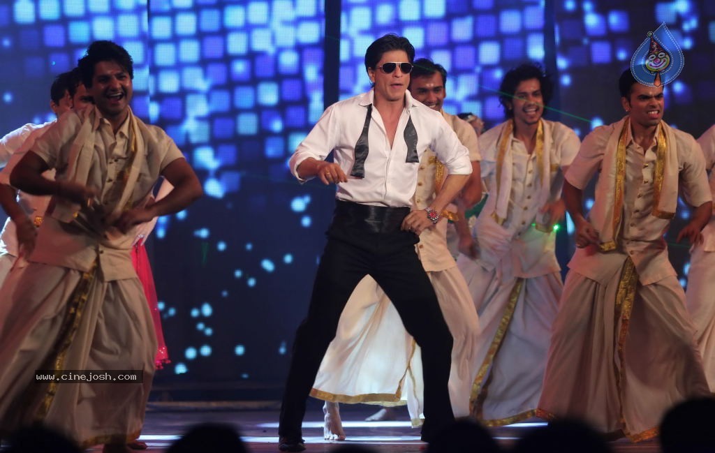 RA.One Movie Music Launch - 41 / 101 photos