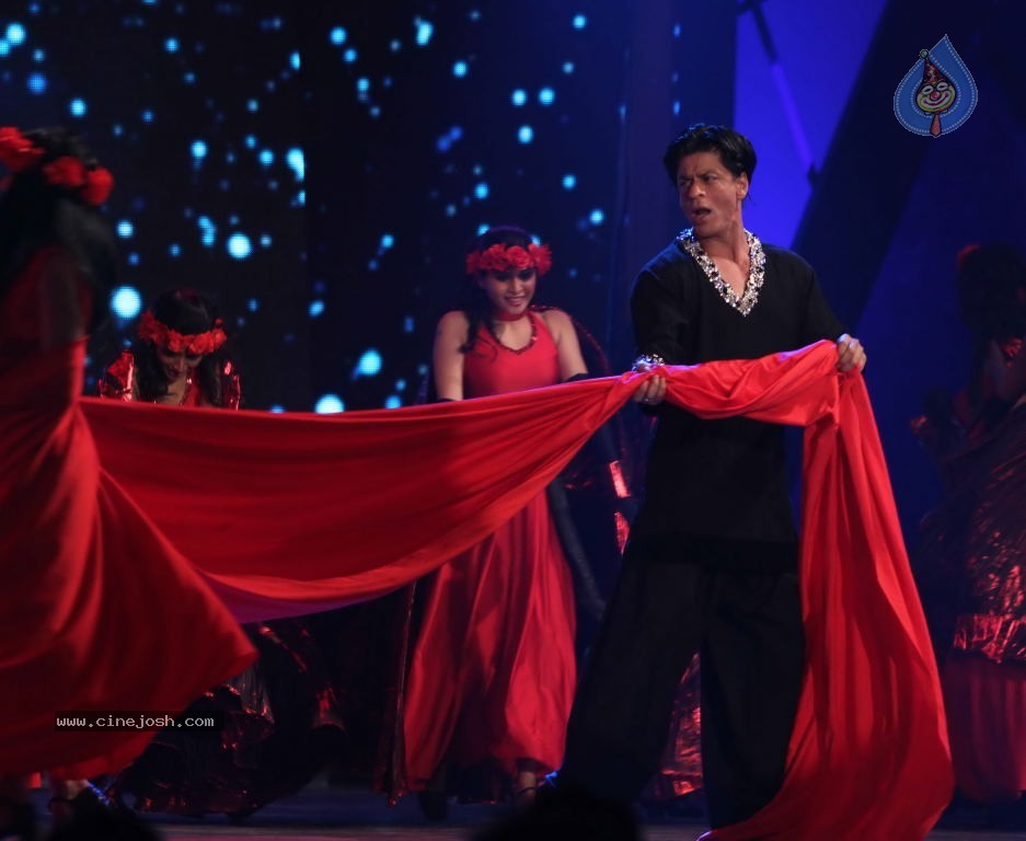 RA.One Movie Music Launch - 52 / 101 photos