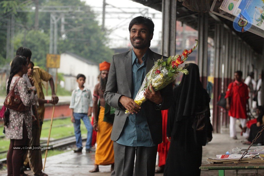 Raanjhanaa Movie Stills - 5 / 30 photos