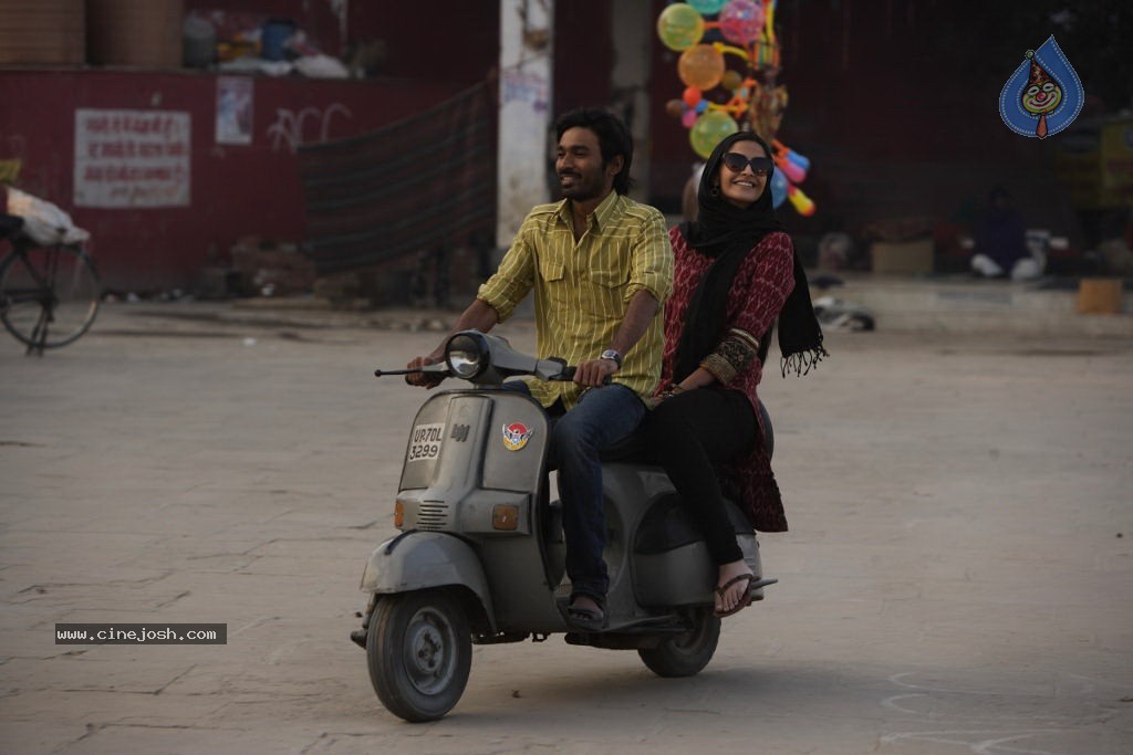 Raanjhanaa Movie Stills - 12 / 30 photos