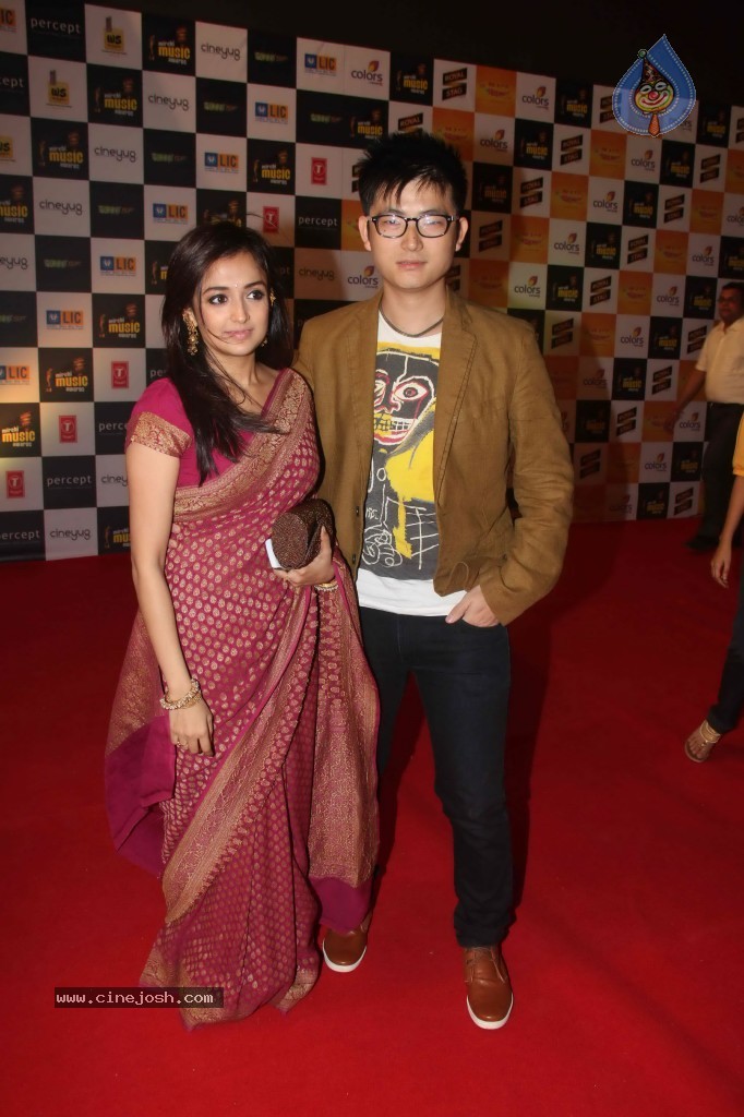 Radio Mirchi Awards 2012 Red Carpet - 24 / 104 photos