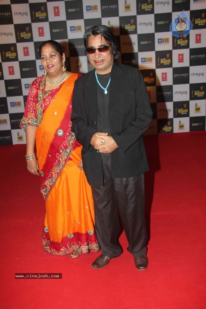 Radio Mirchi Awards 2012 Red Carpet - 39 / 104 photos