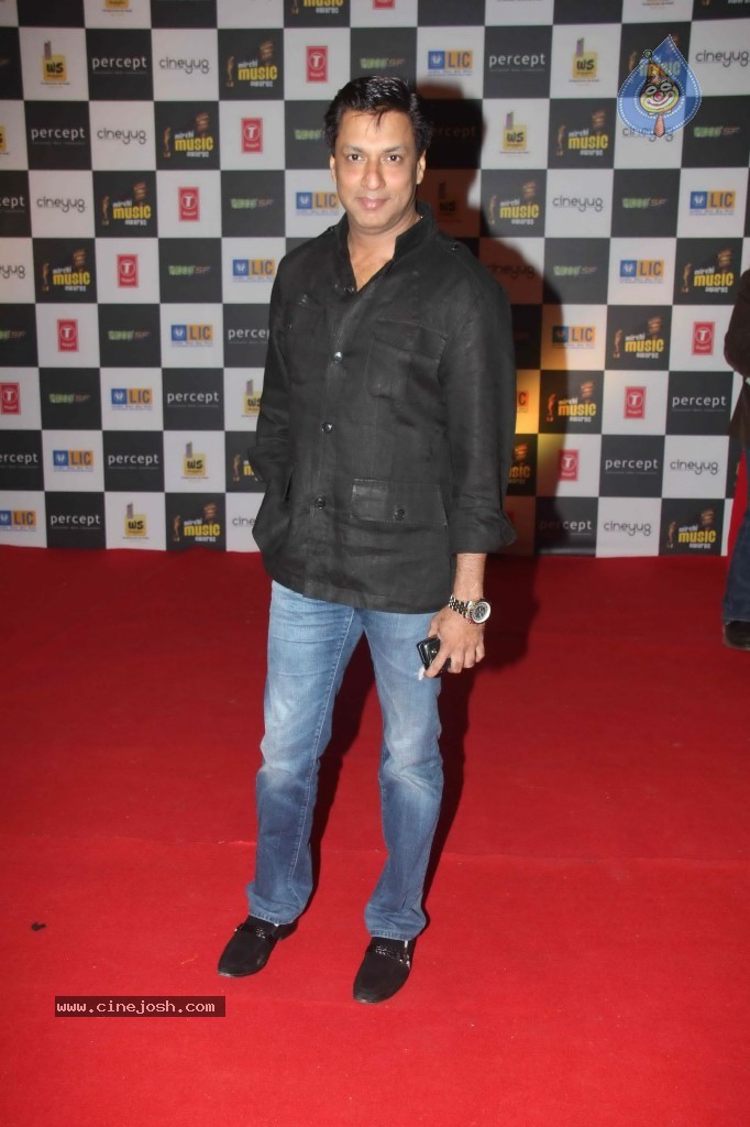 Radio Mirchi Awards 2012 Red Carpet - 40 / 104 photos