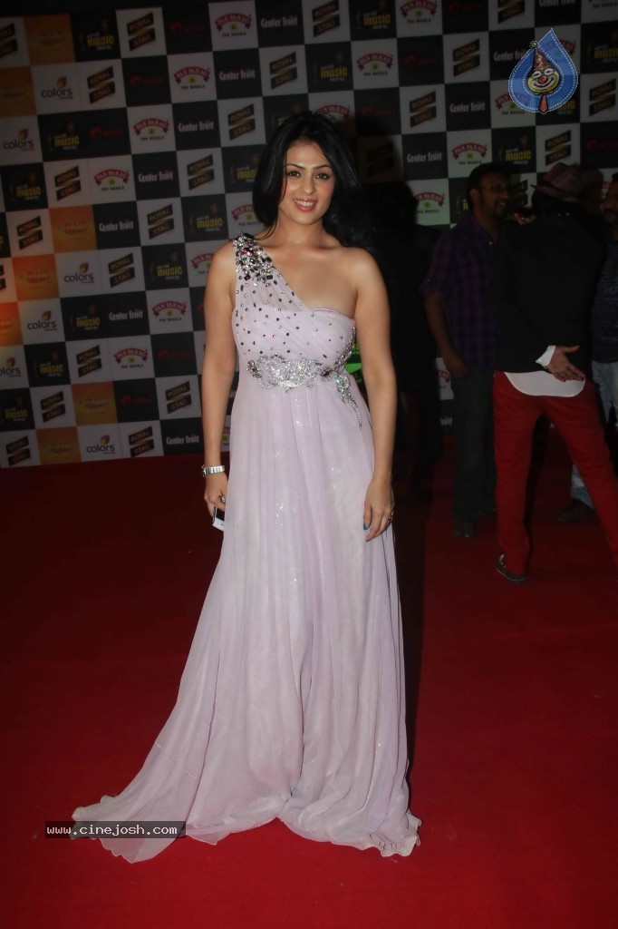 Radio Mirchi Awards 2012 Red Carpet - 58 / 104 photos