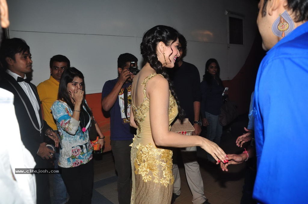 Ragini MMS 2 Song Shoot - 42 / 49 photos