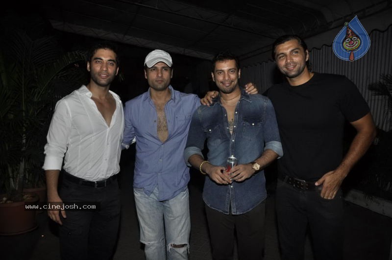 Ragini MMS Movie Press Meet - 6 / 17 photos