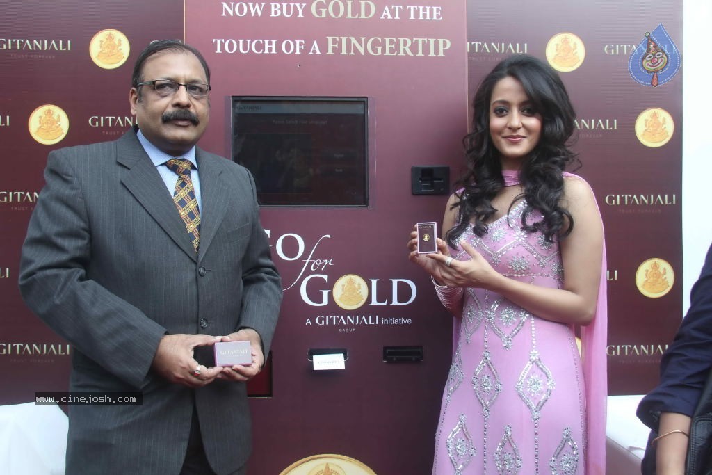 Raima Sen Launches Gitanjali Gold and Diamond ATM - 1 / 29 photos