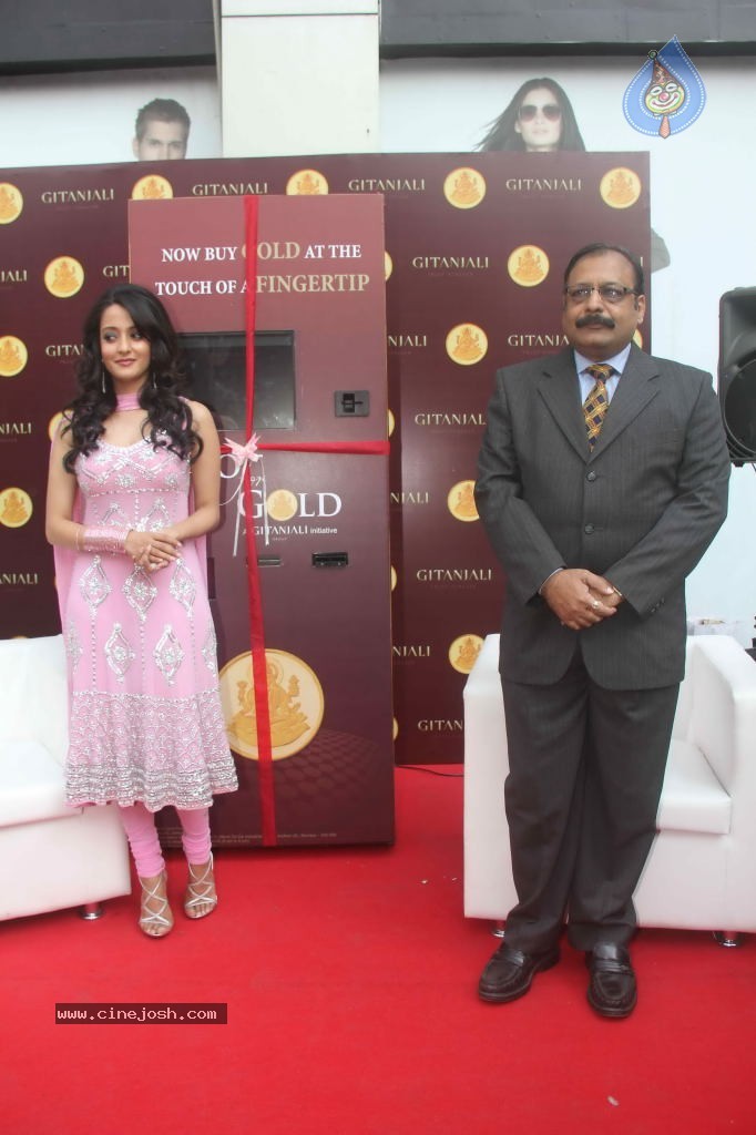 Raima Sen Launches Gitanjali Gold and Diamond ATM - 22 / 29 photos