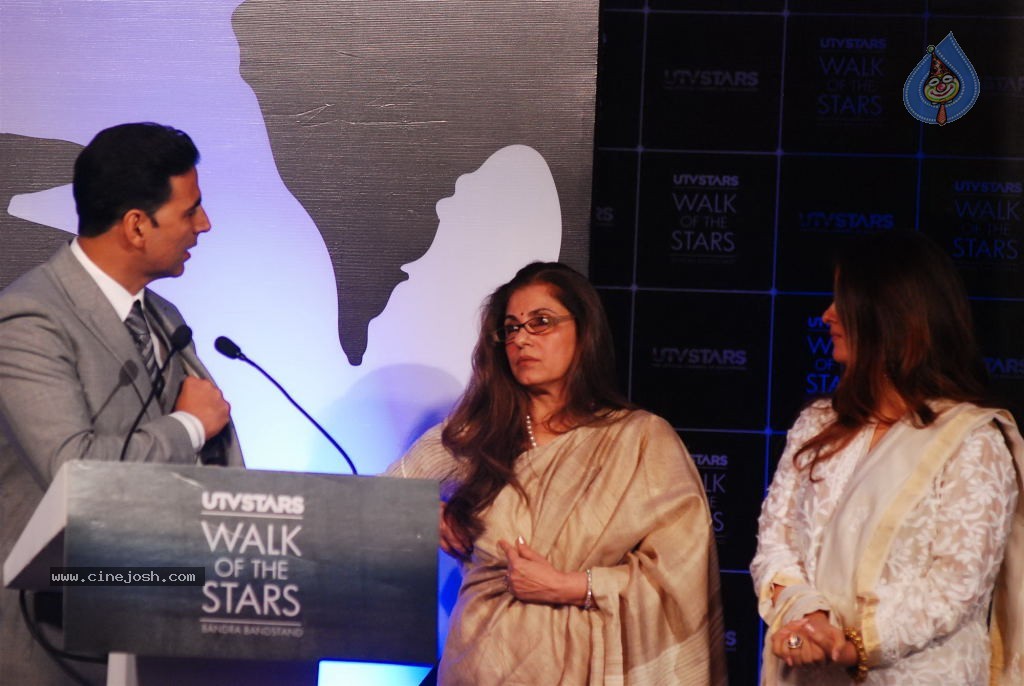 Rajesh Khanna Statue Unveiling Photos - 30 / 127 photos