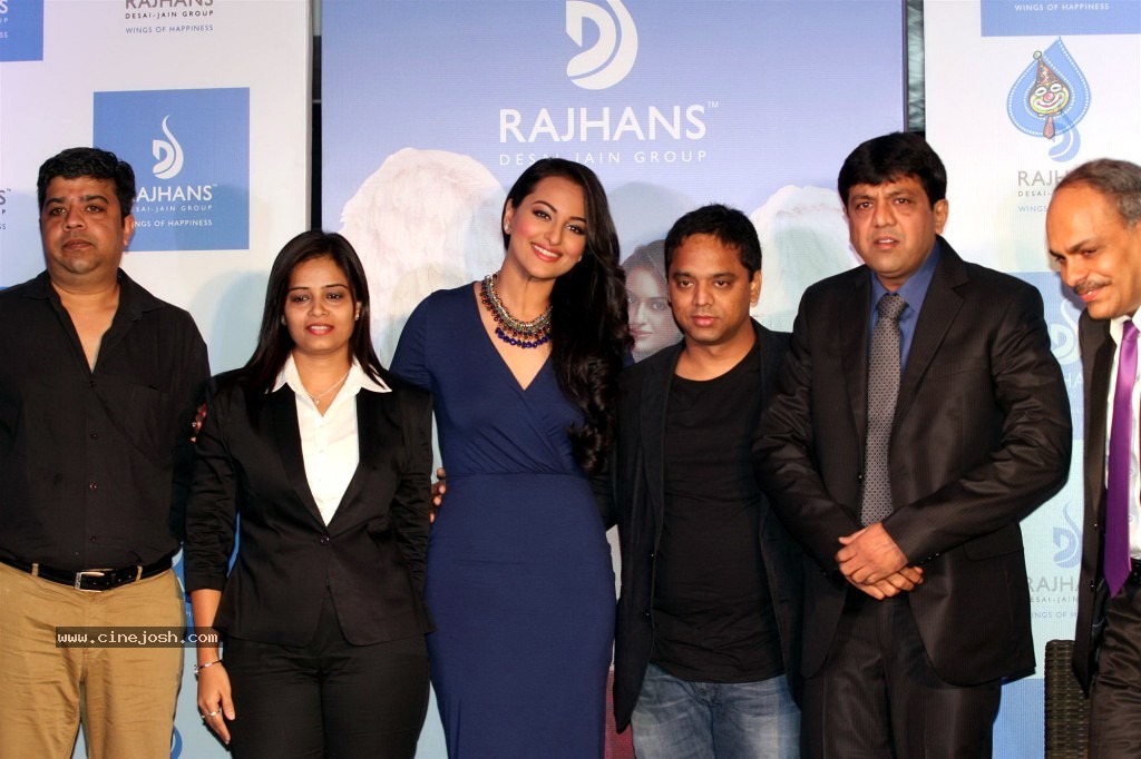 Rajhans Brand Ambassador PM - 23 / 54 photos