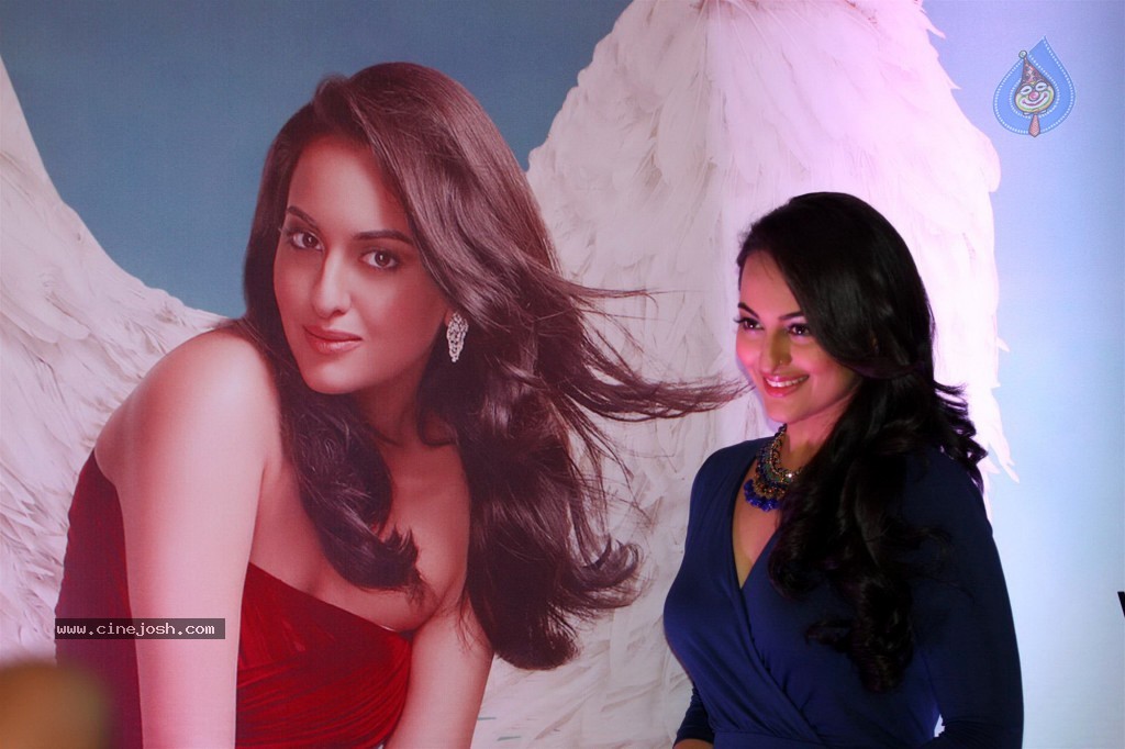 Rajhans Brand Ambassador PM - 28 / 54 photos