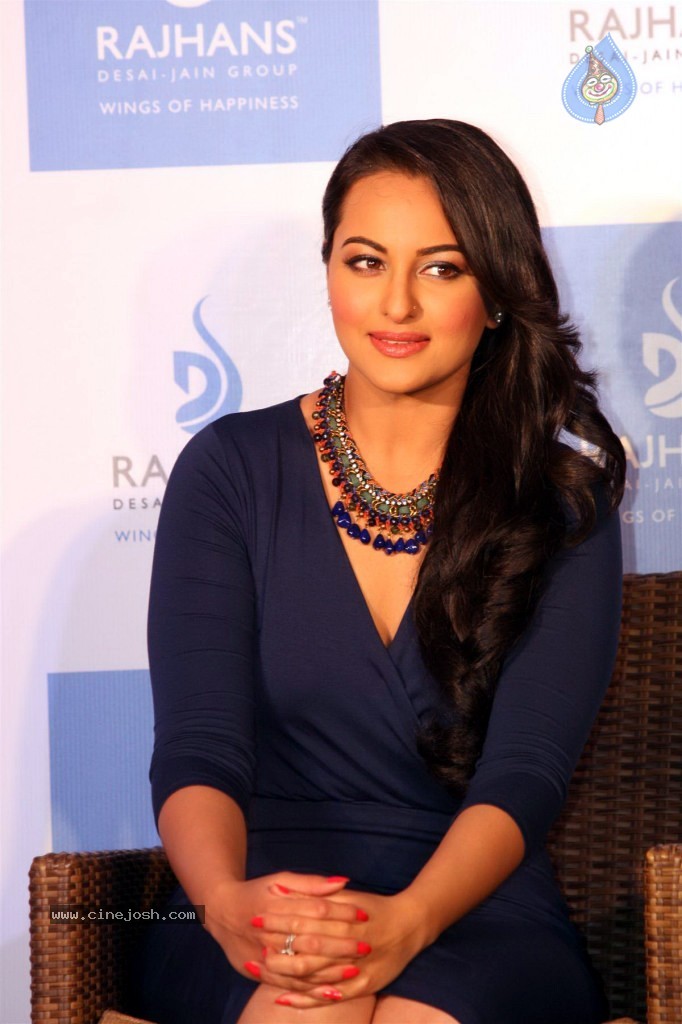 Rajhans Brand Ambassador PM - 53 / 54 photos