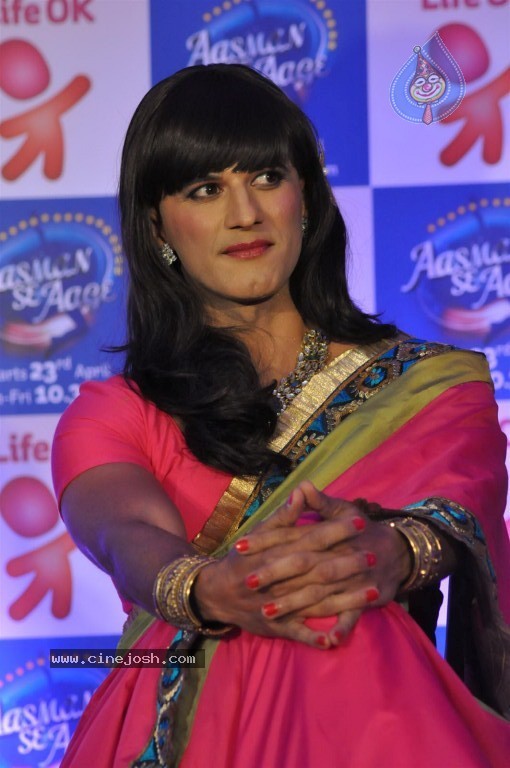 Rakhi Sawant at Aasman Se Aage PM - 27 / 35 photos