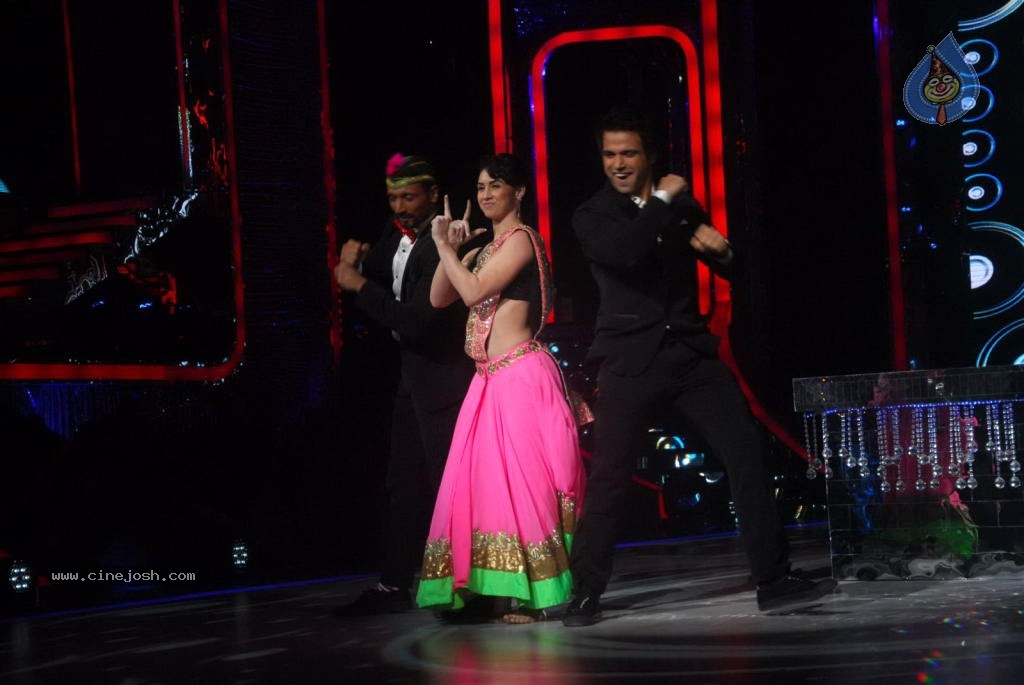 Ram Charan at Zanjeer Promotional Event - 81 / 137 photos