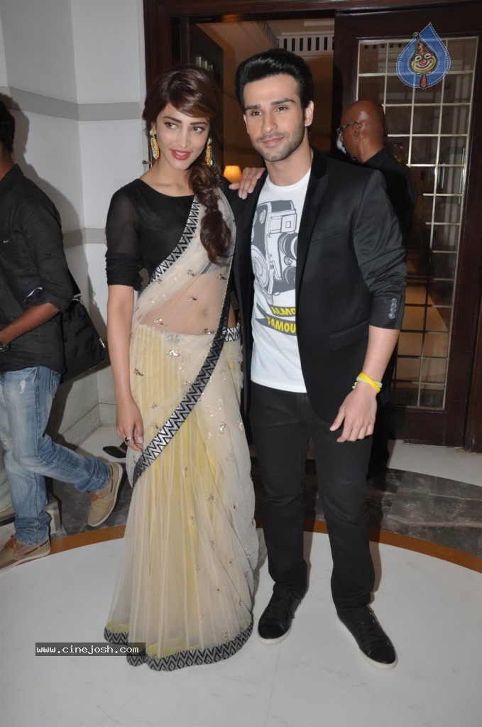 Ramaiya Vastavaiya Music Launch - 33 / 63 photos