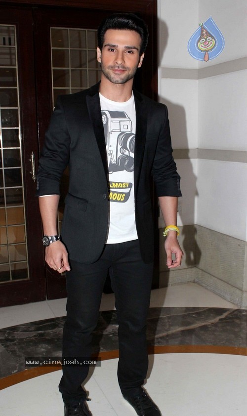 Ramaiya Vastavaiya Music Launch - 45 / 63 photos