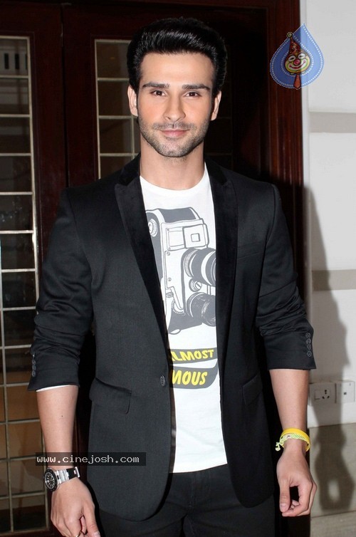 Ramaiya Vastavaiya Music Launch - 57 / 63 photos