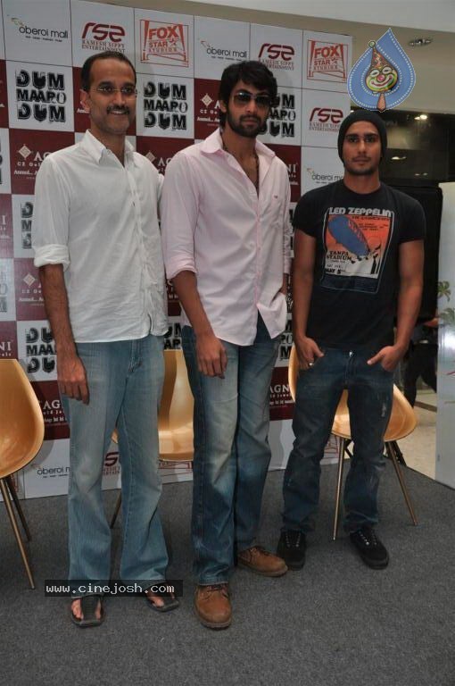 Rana at Dum Maaro Dum Movie Promotion - 24 / 25 photos