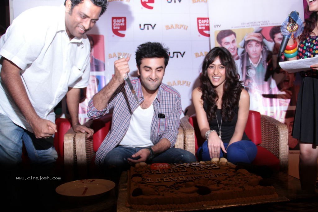 Ranbir n Ileana Promotes BARFI - 27 / 52 photos