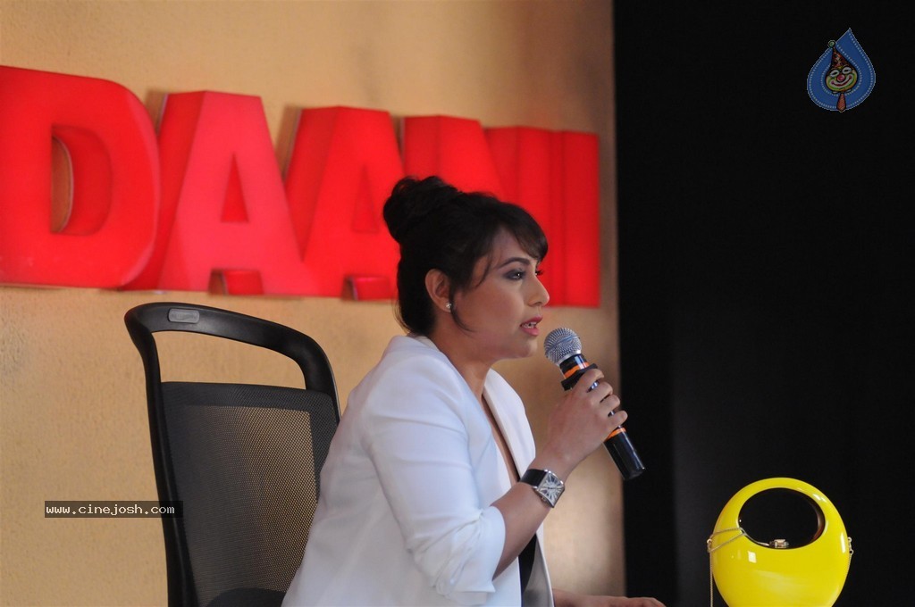 Rani Mukerji Launches Mardaani Film Trailer - 2 / 46 photos