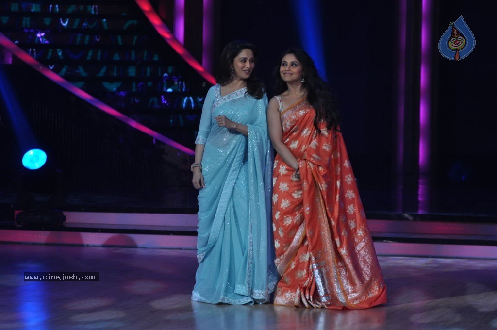 Rani Mukherjee at Jhalak Dikhhla Jaa Sets - 3 / 53 photos