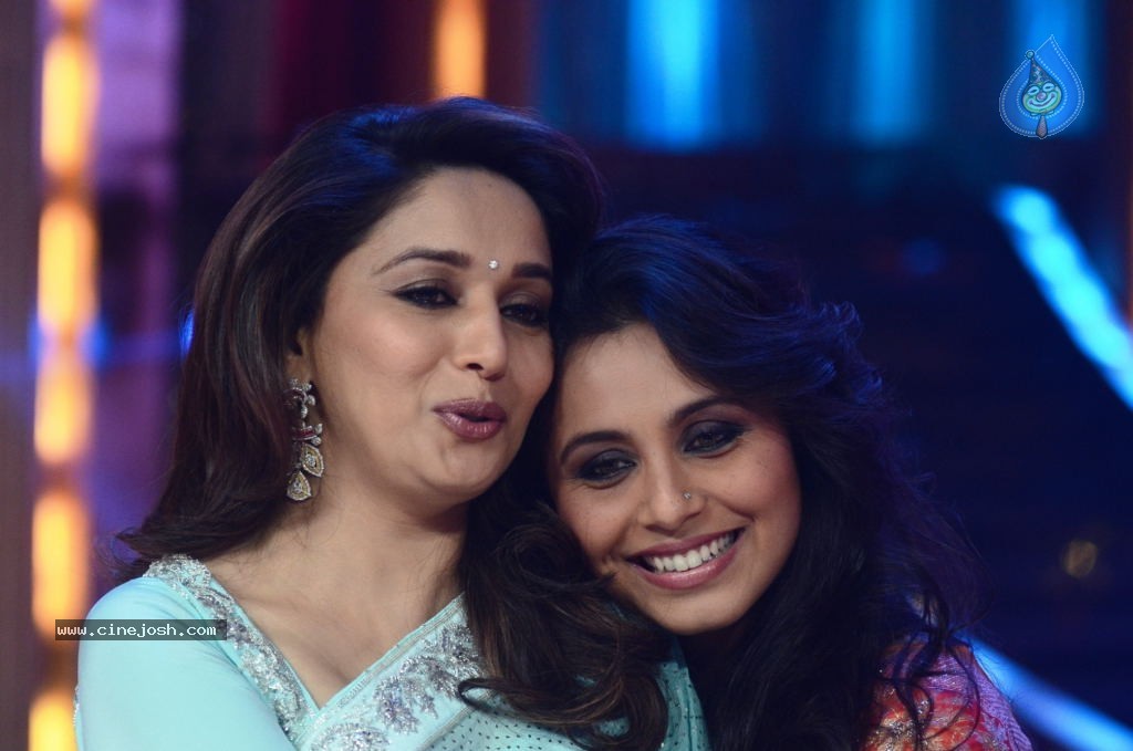 Rani Mukherjee at Jhalak Dikhhla Jaa Sets - 22 / 53 photos