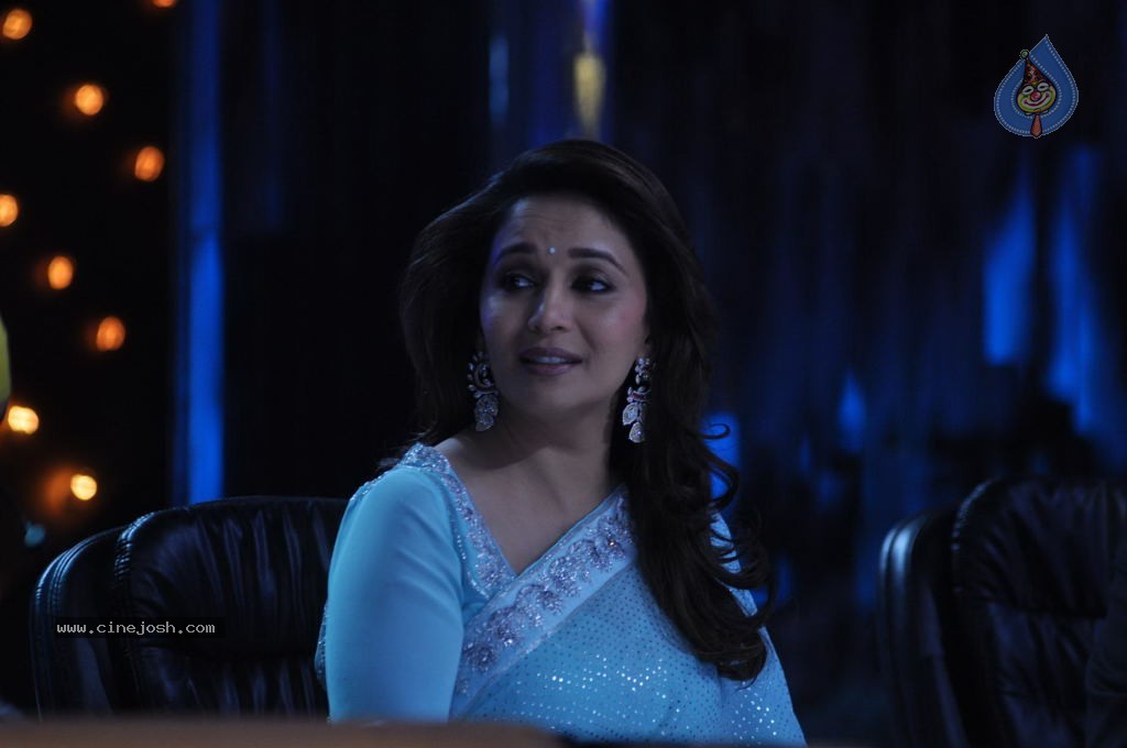 Rani Mukherjee at Jhalak Dikhhla Jaa Sets - 36 / 53 photos