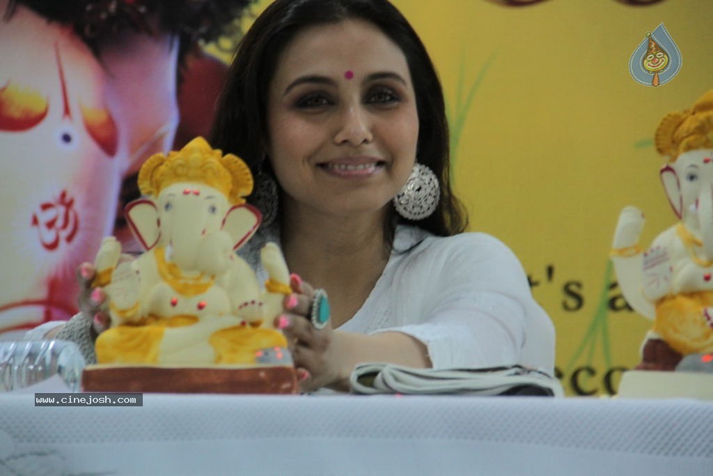 Rani Mukherjee Launches Times Green Ganesha - 22 / 28 photos