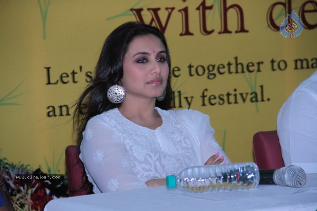 Rani Mukherjee Launches Times Green Ganesha - 24 / 28 photos