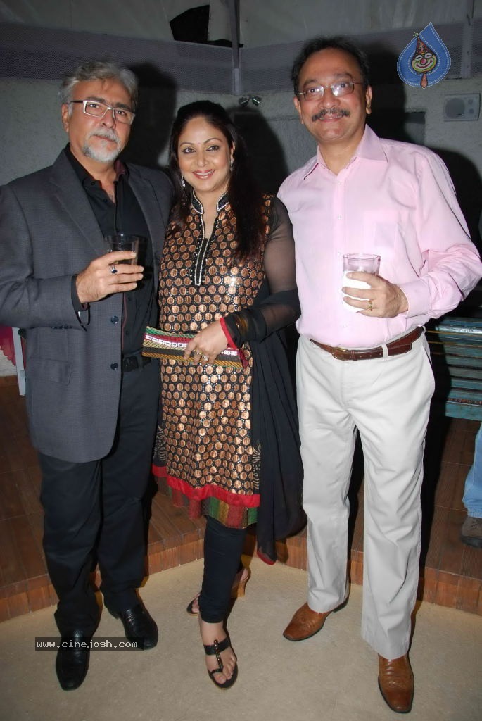 Rati Agnihotri Christmas Party - 4 / 28 photos