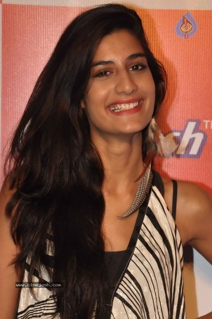 Bolly Celebs at Red Carpet Max Fresh Party - 61 / 75 photos