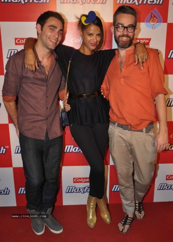 Bolly Celebs at Red Carpet Max Fresh Party - 66 / 75 photos
