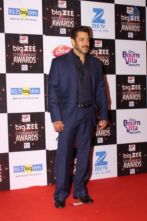 Zee Entertainment Awards Red Carpet  - 7 / 60 photos