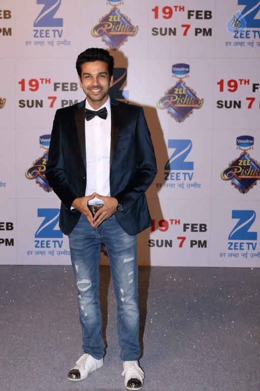 Red Carpet Of Zee Rishtey Awards - 26 / 63 photos