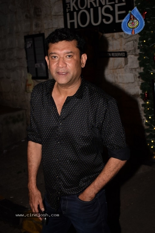 Richa Chadda Snapped Post Her Dinner At The Korner House - 11 / 19 photos