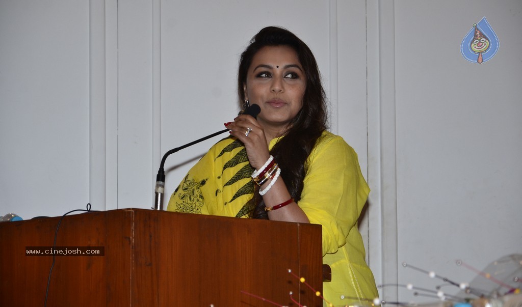 Right to Way for Ambulance Launch - 18 / 99 photos