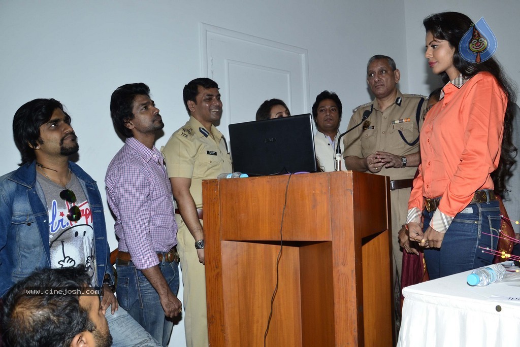 Right to Way for Ambulance Launch - 56 / 99 photos